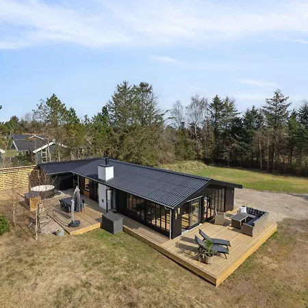 בית נופש Cozy Summer House In North Jutland